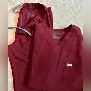 Mens XS Figs Scrub Set: Burgandy